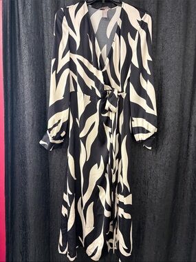 Black & White Tie-Waist Midi Wrap Dress
